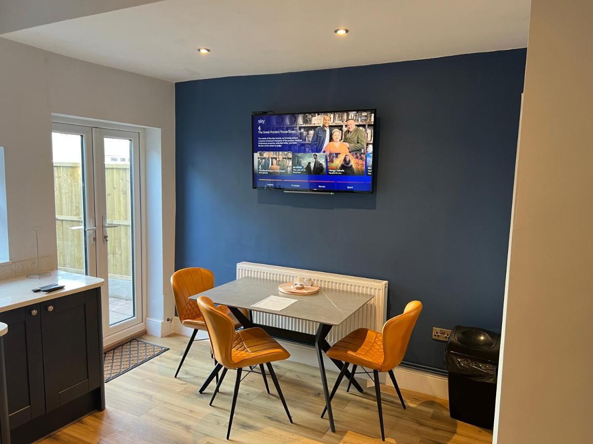 Luxury 2 Bed Apartment Great Location Stoke-on-Trent Exterior foto